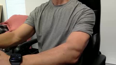 Snapshot of clemike69 chatting on December 2, 2025, 6:14 pm clemike69 online show from December 2, 2025, 6:14 pm