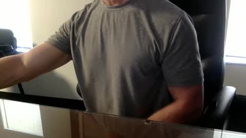 Snapshot of clemike69 chatting on April 6, 2026, 5:36 pm clemike69 online show from April 6, 2026, 5:36 pm