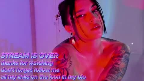 Snapshot of cleo_dblue chatting on February 10, 2025, 8:42 am online show from February 10, 2025, 8:42 am
