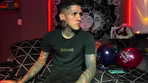 cleo y maikol online show from April 7, 2026, 3:18 am