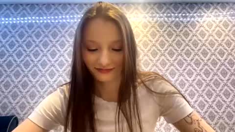 Cleo online show from December 5, 2025, 6:37 pm