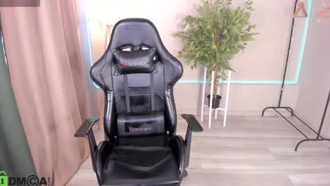 cleoxotie online show from April 9, 2026, 6:19 am