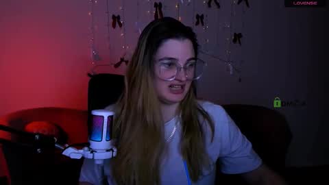 Snapshot of clery_shine chatting on February 4, 2026, 10:58 pm clery_shine online show from February 4, 2026, 10:58 pm