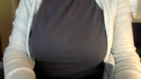 Snapshot of cleverlittleminx chatting on December 10, 2024, 4:27 pm Cleverlittleminx online show from December 10, 2024, 4:27 pm