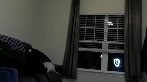 Snapshot of clitcommander26 chatting on December 23, 2024, 4:01 am instayour big commander online show from December 23, 2024, 4:01 am