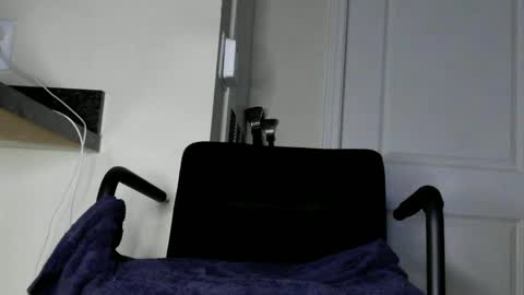 Snapshot of clitcommander26 chatting on December 28, 2024, 8:26 am instayour big commander online show from December 28, 2024, 8:26 am