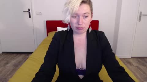 Snapshot of clittytastic chatting on February 21, 2025, 9:02 am Syl online show from February 21, 2025, 9:02 am