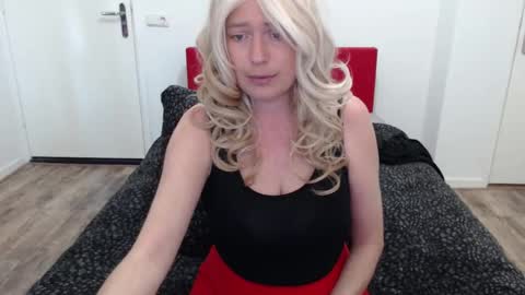 Snapshot of clittytastic chatting on March 10, 2025, 9:32 am Syl online show from March 10, 2025, 9:32 am