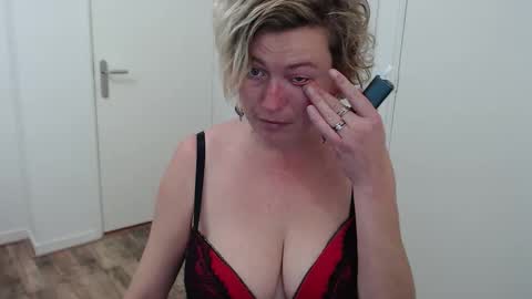 Snapshot of clittytastic chatting on November 13, 2025, 8:57 am Syl online show from November 13, 2025, 8:57 am