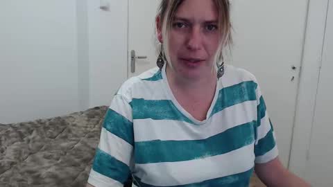 Snapshot of clittytastic chatting on December 22, 2025, 10:18 pm Syl online show from December 22, 2025, 10:18 pm