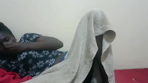 Snapshot of clity_creamer chatting on September 18, 2025, 12:01 am clity_creamer online show from September 18, 2025, 12:01 am