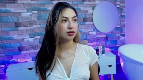 cloe_1tay online show from March 19, 2026, 3:21 am