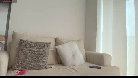 Cloe online show from May 28, 2026, 2:47 pm