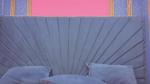 Cloe online show from April 14, 2026, 2:12 pm