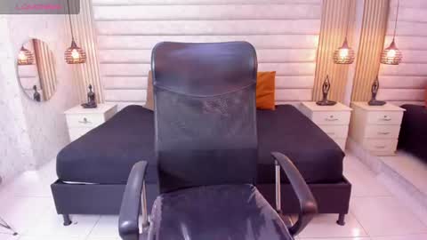 Snapshot of cloe_monroee_ chatting on June 19, 2026, 7:06 pm Cloe online show from June 19, 2026, 7:06 pm