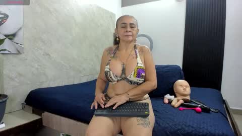 CLOE online show from November 27, 2025, 11:23 am