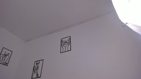 cloe online show from February 1, 2025, 2:02 pm