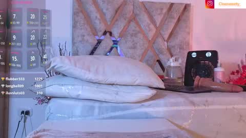 CLOE online show from November 2, 2025, 9:39 pm