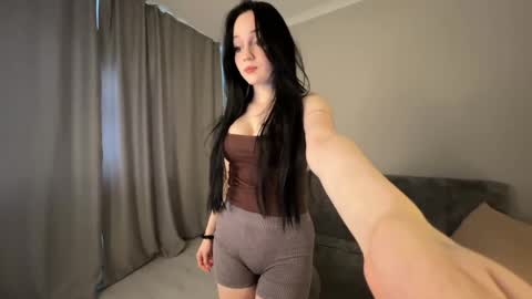 Ellie online show from May 6, 2026, 4:08 am