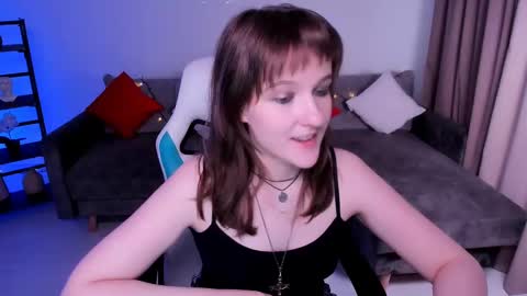 Snapshot of clover_red chatting on March 12, 2025, 3:51 pm Clover follow me online show from March 12, 2025, 3:51 pm