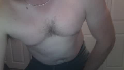 Snapshot of clovershit1 chatting on October 6, 2025, 3:31 pm clovershit1 online show from October 6, 2025, 3:31 pm