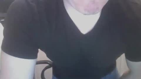 Snapshot of clovershit1 chatting on April 5, 2026, 2:03 pm clovershit1 online show from April 5, 2026, 2:03 pm