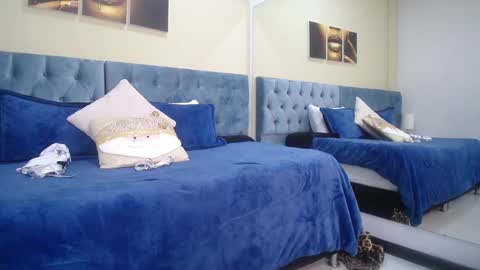 Snapshot of clown_face chatting on December 4, 2024, 6:00 am emely dolce online show from December 4, 2024, 6:00 am