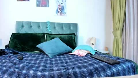 Snapshot of clown_face chatting on February 24, 2025, 6:27 am emely dolce online show from February 24, 2025, 6:27 am