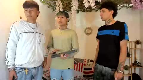 club_latinboys online show from November 16, 2025, 2:22 pm