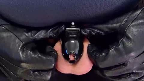 Locked online show from December 12, 2024, 10:20 pm