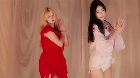 coco2002924 online show from October 13, 2025, 2:22 am