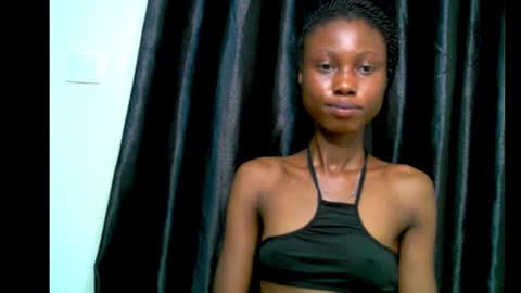 coco_petitqueen online show from January 16, 2025, 8:33 am