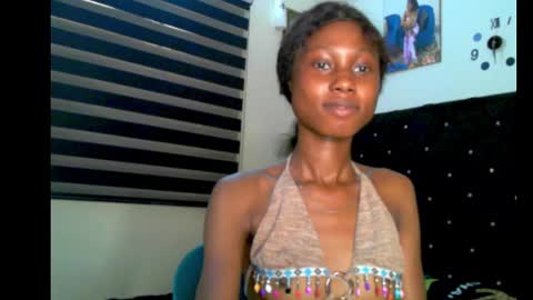 coco_petitqueen online show from January 19, 2025, 7:46 am