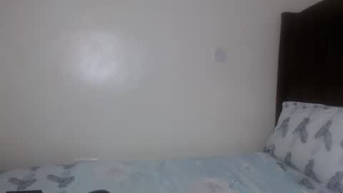 Snapshot of cocoa_devine chatting on April 16, 2026, 12:17 pm cocoa_devine online show from April 16, 2026, 12:17 pm