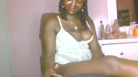 Snapshot of cocoalush_20 chatting on May 5, 2026, 5:54 pm CocoaLush 20 online show from May 5, 2026, 5:54 pm