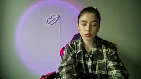 cocoberry1 online show from November 26, 2025, 8:37 am