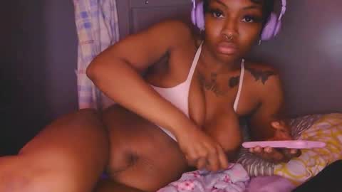 Snapshot of cocochanel197941 chatting on January 12, 2026, 9:25 am chanel online show from January 12, 2026, 9:25 am