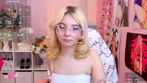 Snapshot of coconut_mia chatting on January 16, 2025, 7:31 pm Mia online show from January 16, 2025, 7:31 pm