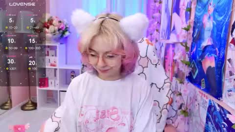 Snapshot of coconut_mia chatting on October 13, 2025, 2:06 pm Mia online show from October 13, 2025, 2:06 pm