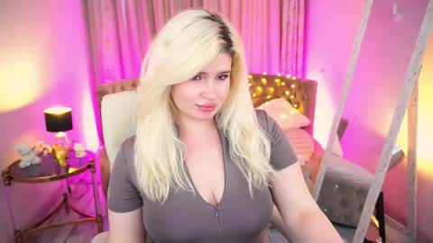 onlyfans amyleyy online show from May 26, 2026, 6:09 am