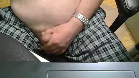 xyz online show from December 1, 2025, 3:00 am