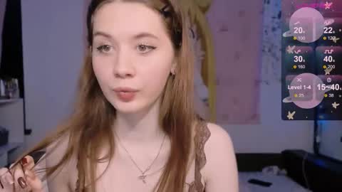 Snapshot of coddleweeper chatting on September 25, 2025, 6:33 pm Hello guys my name is Coddle online show from September 25, 2025, 6:33 pm