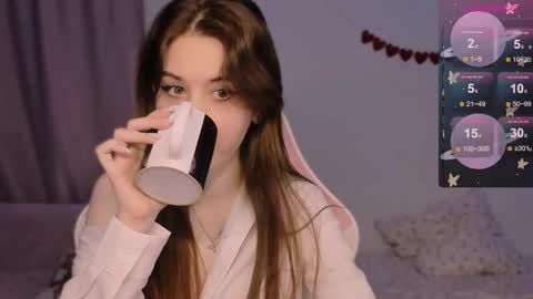 Snapshot of coddleweeper chatting on October 16, 2025, 2:40 pm Hello guys my name is Coddle online show from October 16, 2025, 2:40 pm