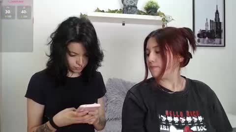 Phia And Luna online show from November 8, 2025, 4:23 am