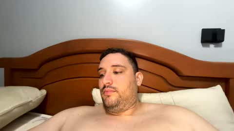 Snapshot of cohenda22 chatting on October 25, 2025, 2:02 pm Twitteer silvath97 cohendasilva12 online show from October 25, 2025, 2:02 pm