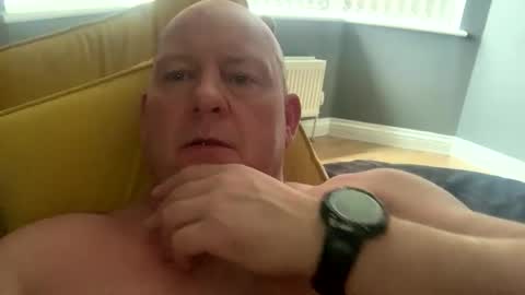 col4nows online show from October 15, 2025, 9:53 am