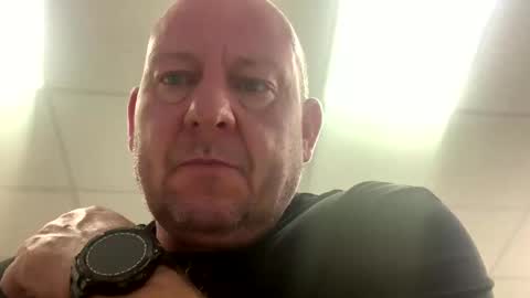 col4nows online show from October 24, 2025, 9:17 am