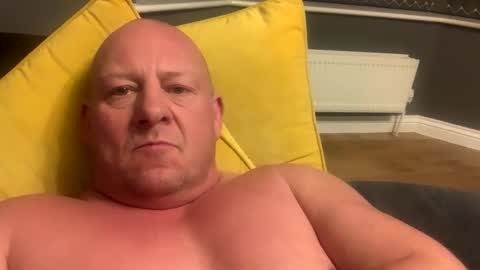 col4nows online show from November 23, 2025, 10:09 pm