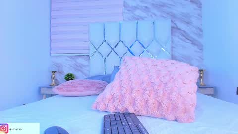 colett online show from April 17, 2026, 11:57 am