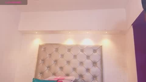 Snapshot of colette_rousseau chatting on September 23, 2025, 12:08 pm online show from September 23, 2025, 12:08 pm